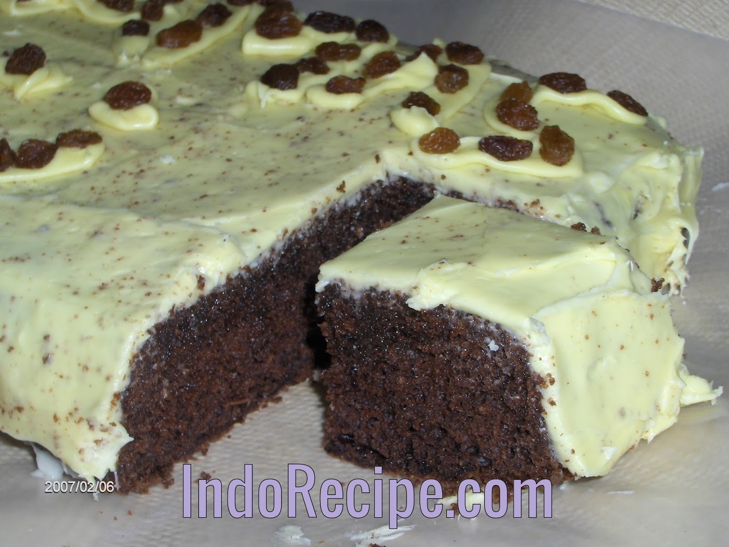 Chocolate, Caramel & Amarula Cake Recipe - RecipesAllDay